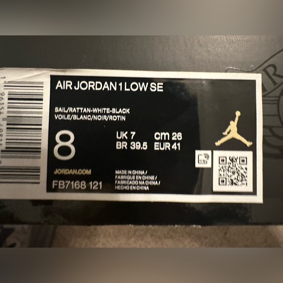 Men’s Air Jordan 1 Low SE - Picture 4 of 6